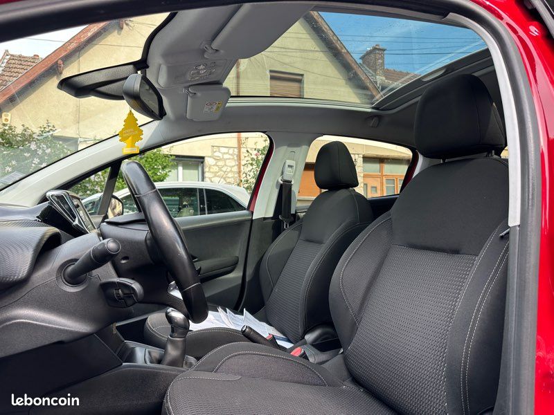 Peugeot 208 1.2 110 ch — photo 4