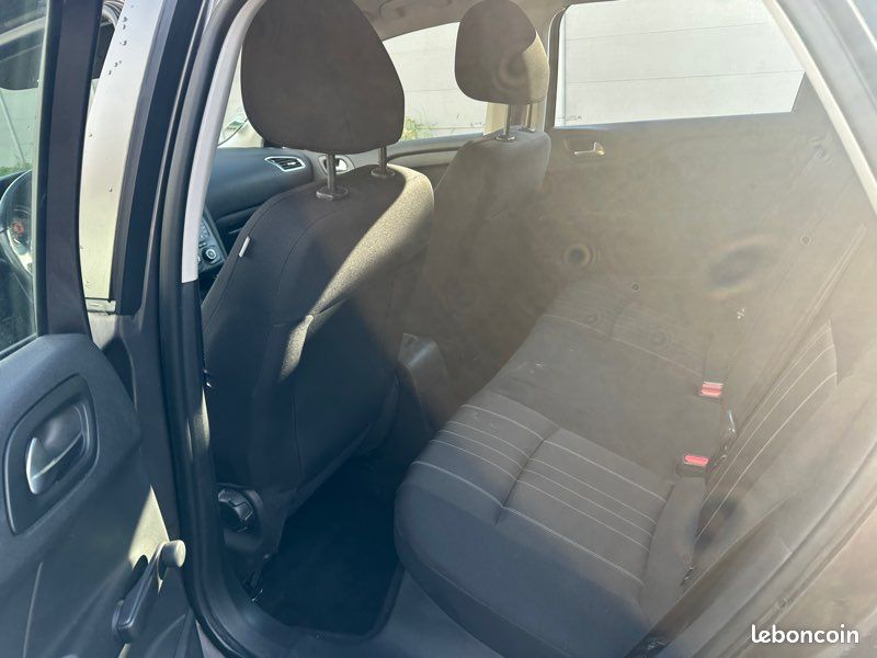 Citroën C4 II 1.2 PureTech 110 ch — photo 4
