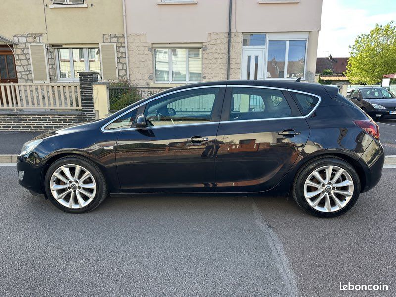Opel Astra J 1.7 CDTI 110 ch — photo 5