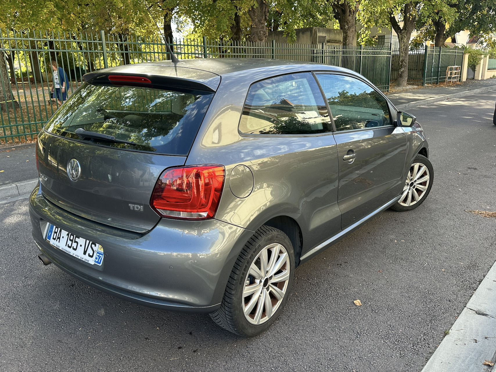 Volkswagen Polo 1.6 — photo 2