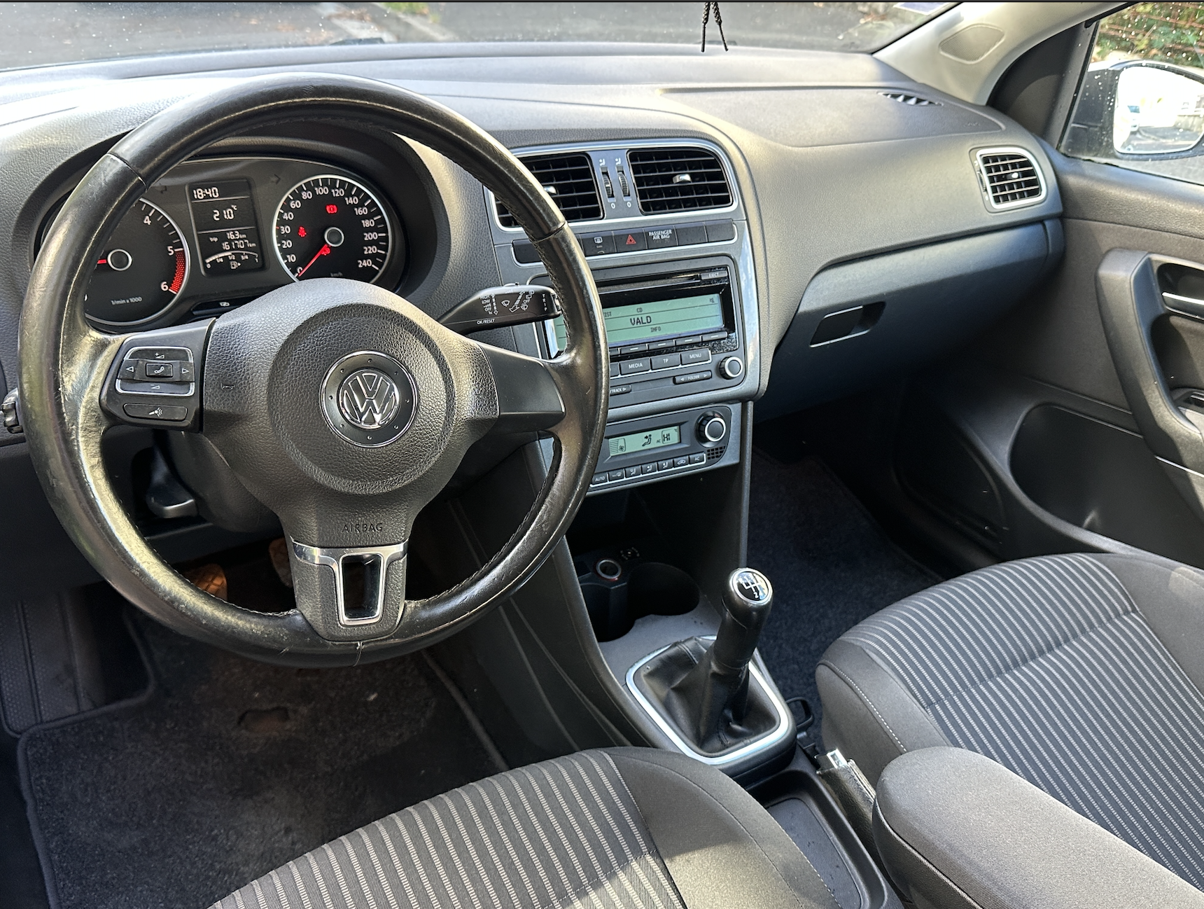 Volkswagen Polo 1.6 — photo 3