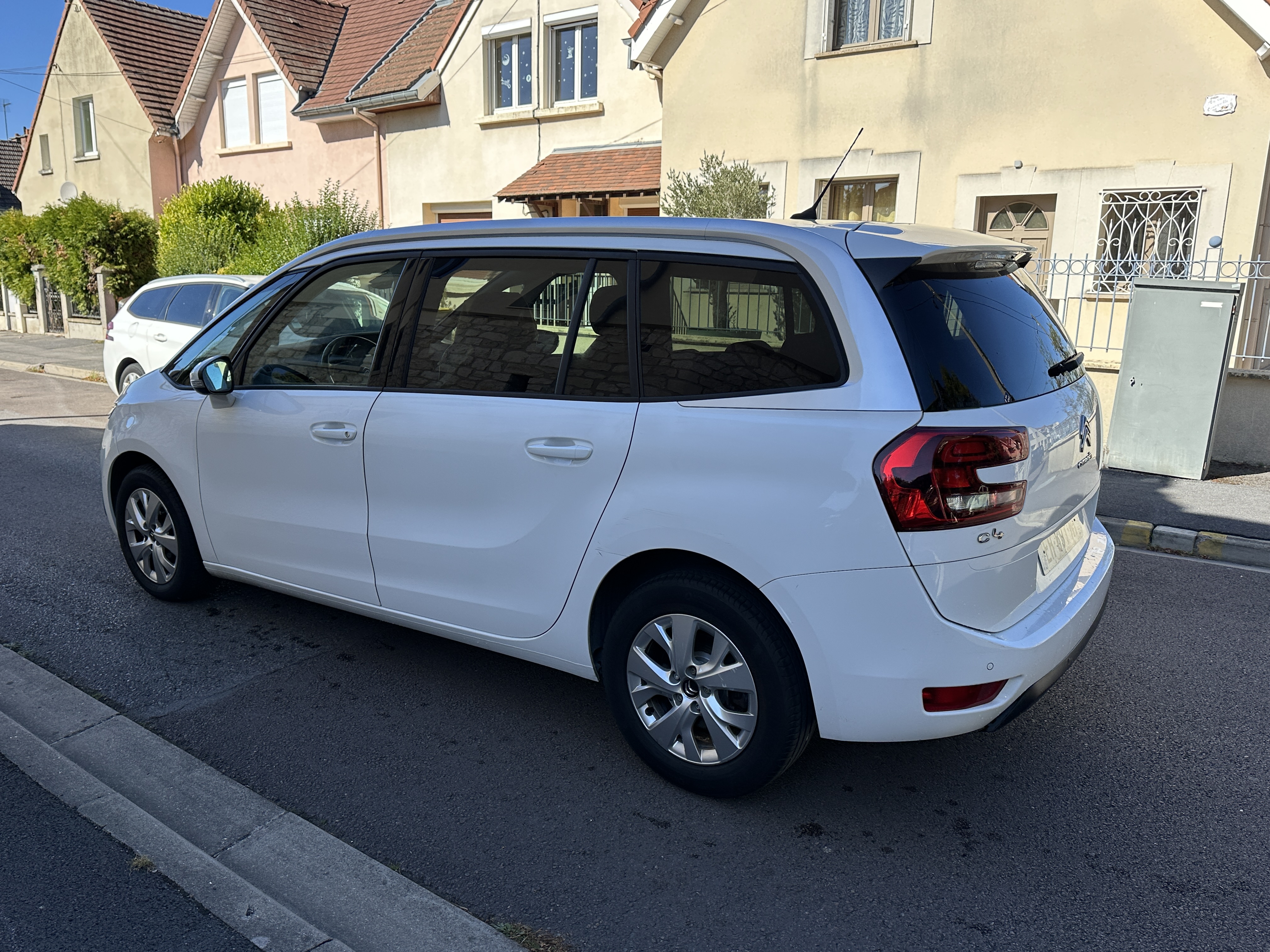 CITROËN C4 GRAND PICASSO II 1.2 THP 130 — photo 7